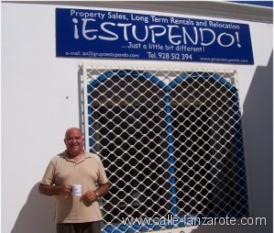 Mike Cliffe-Jones outside the ¡Estupendo! office in Puerto del Carmen (Lanzarote)